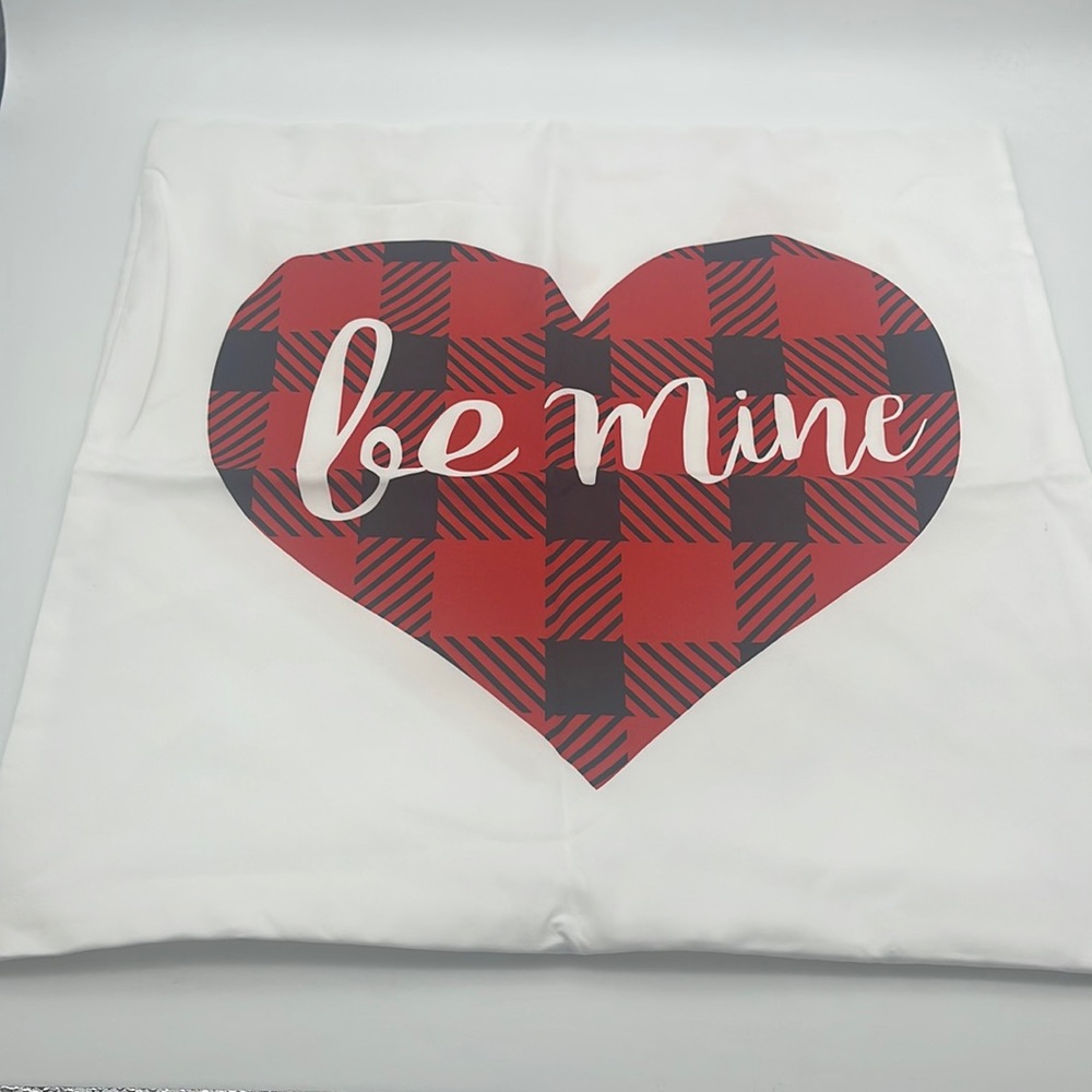 Valentine’s Day Pillow Cover 18 x 18 Be Mine Buffalo Check Heart NEW